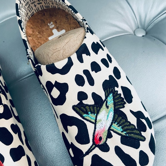 NEW! Otz Shoes Espadrilles “Be Kind” Hummingbird main image 7